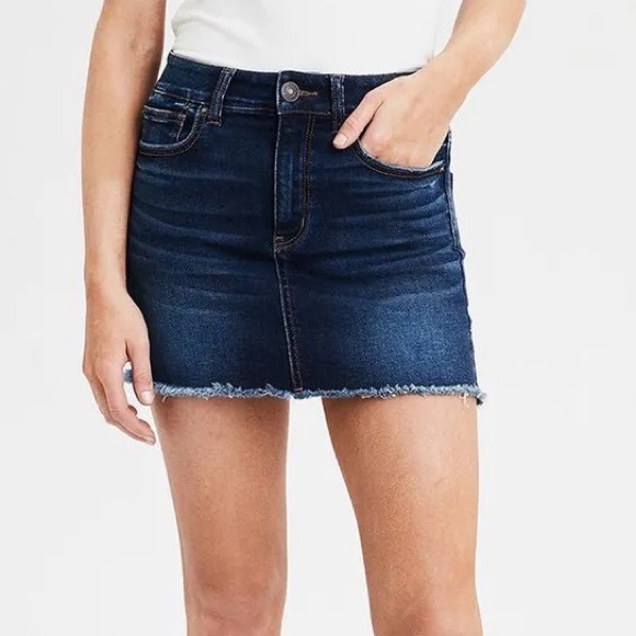 LIKE NEW AMERICAN EAGLE DARK BLUE DISTRESSED JEAN SKIRT - XS - EXTRA SMALL - 00 - Picture 5 of 11